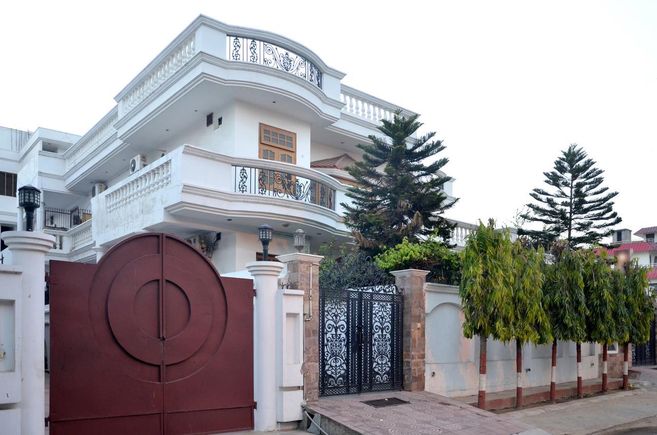 Oyo 5634 Ivy Stays - Manoj Pandey Chowk Lucknow Exteriör bild